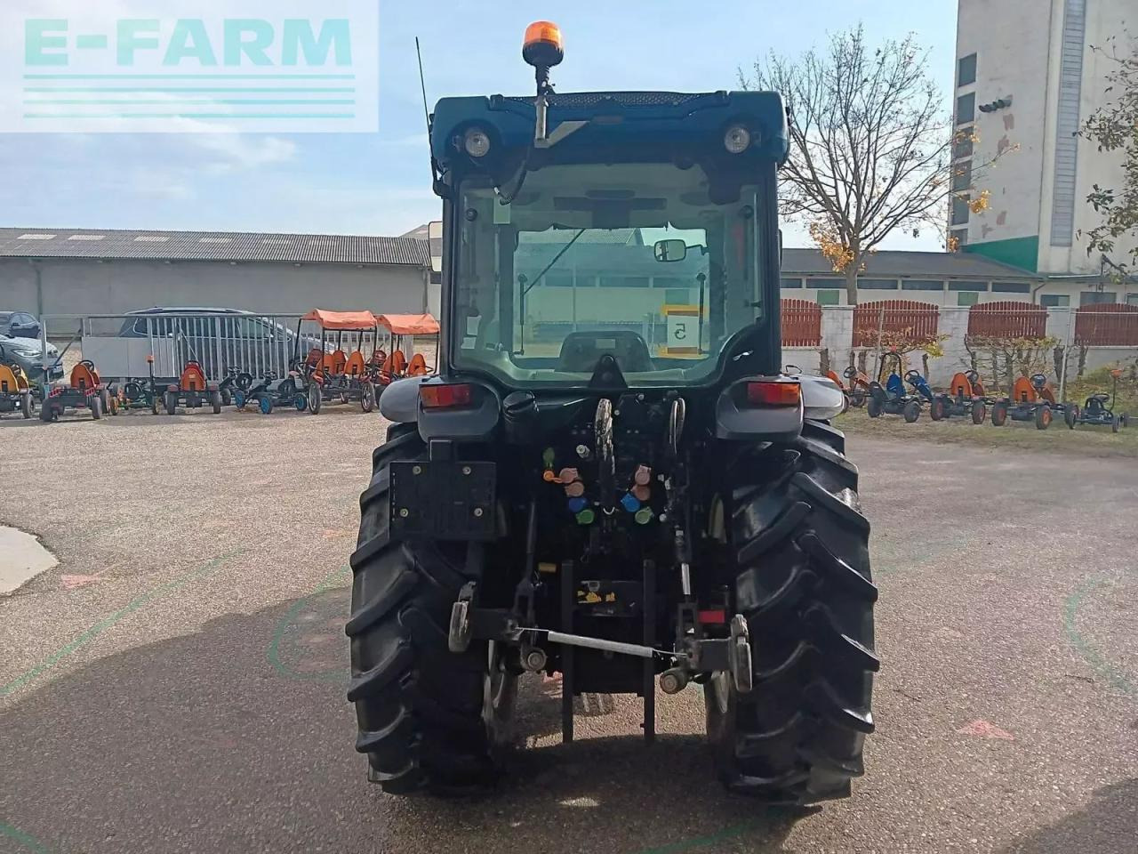 New Holland t4.90 f F - Traktor: das Bild 5 New Holland t4.90 f F - Traktor: das Bild 5