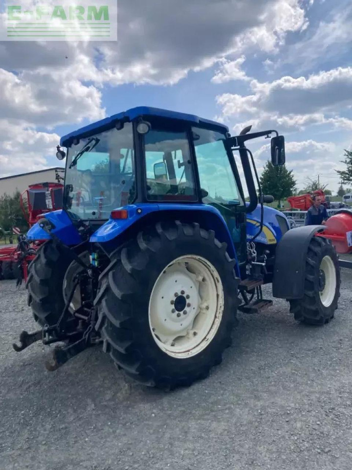 New Holland t5050 - Traktor: das Bild 4 New Holland t5050 - Traktor: das Bild 4