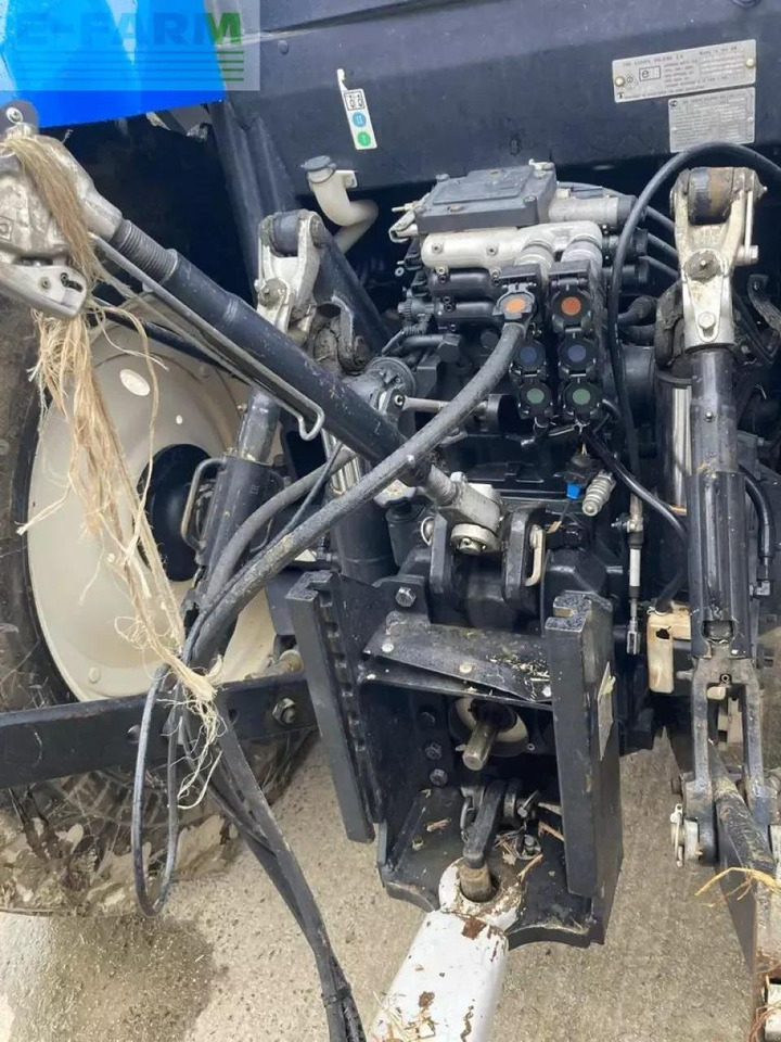 New Holland t6.155 electro command - Traktor: das Bild 3 New Holland t6.155 electro command - Traktor: das Bild 3