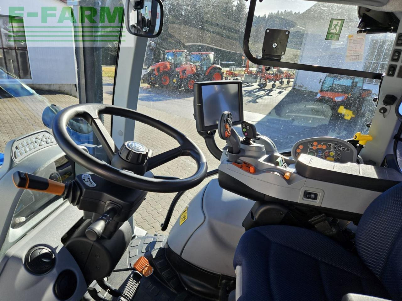 New Holland t6.180 dynamic command sidewinder ii SideWinder II - Traktor: das Bild 3 New Holland t6.180 dynamic command sidewinder ii SideWinder II - Traktor: das Bild 3