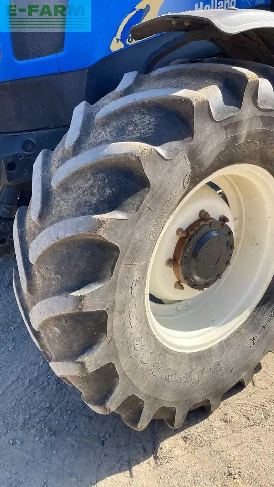 Traktor New Holland t6070: das Bild 8