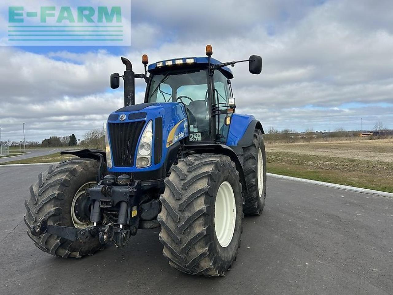 New Holland t8050 - Traktor: das Bild 3 New Holland t8050 - Traktor: das Bild 3