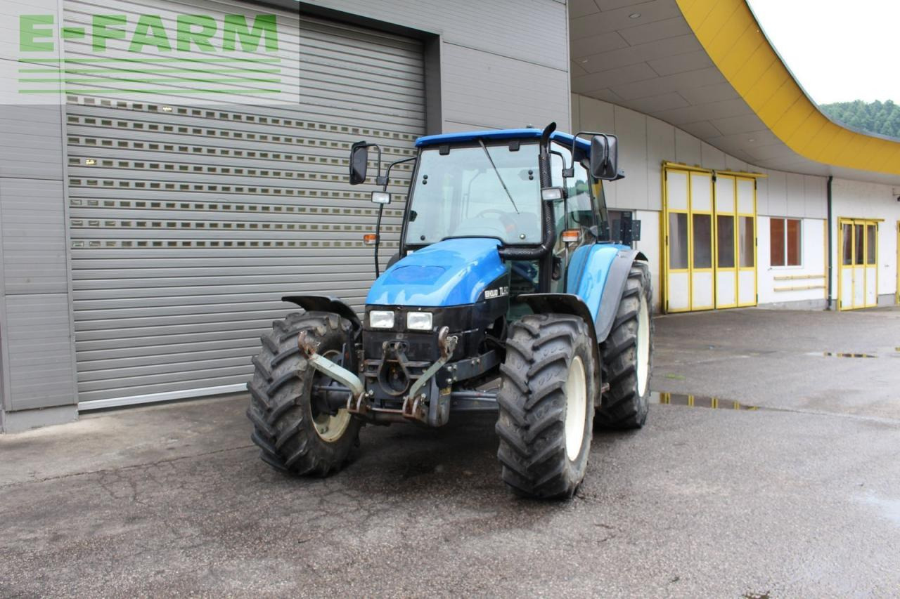 New Holland tl 80 - Traktor: das Bild 2 New Holland tl 80 - Traktor: das Bild 2