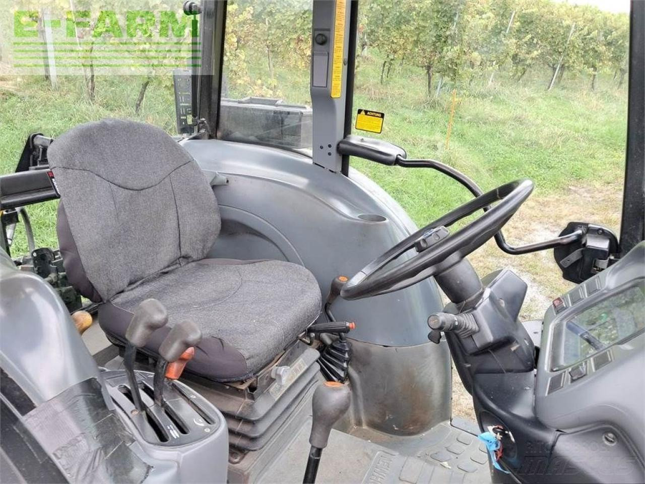 New Holland tn-d 70 D - Traktor: das Bild 2 New Holland tn-d 70 D - Traktor: das Bild 2