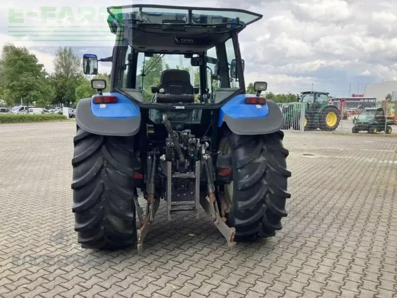 New Holland ts 115 - Traktor: das Bild 4 New Holland ts 115 - Traktor: das Bild 4
