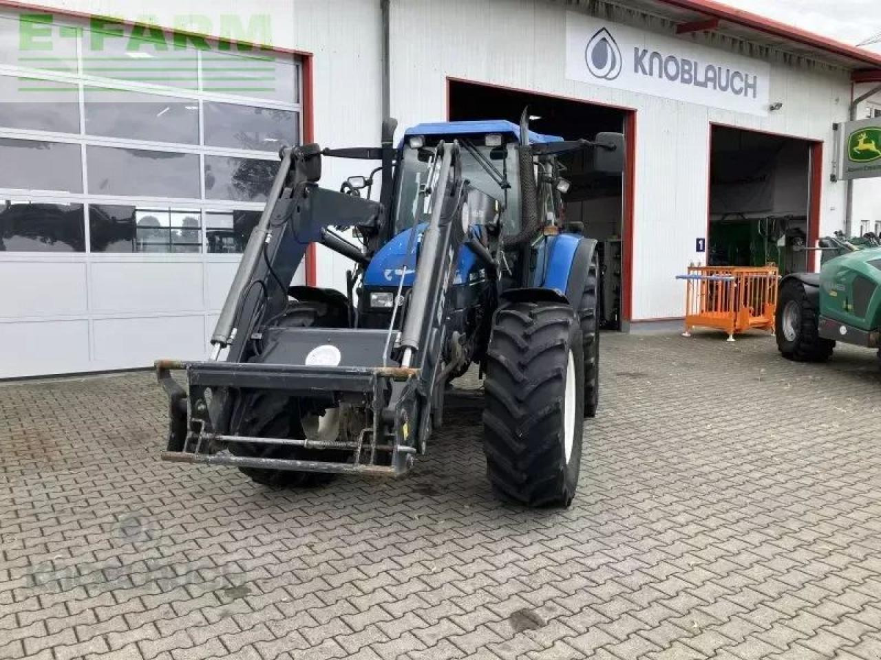 New Holland ts 115 - Traktor: das Bild 2 New Holland ts 115 - Traktor: das Bild 2