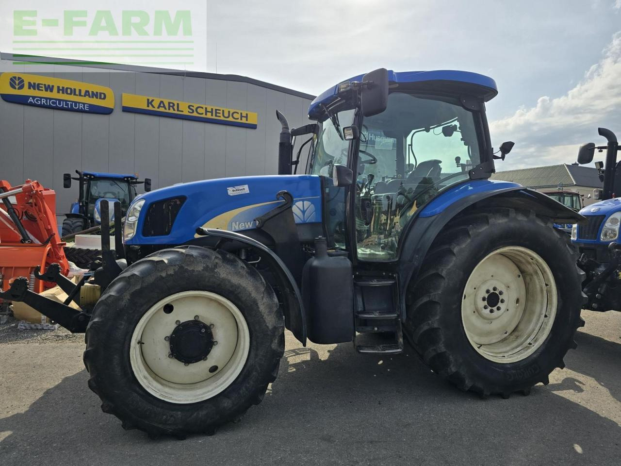 New Holland ts115a - Traktor: das Bild 1 New Holland ts115a - Traktor: das Bild 1