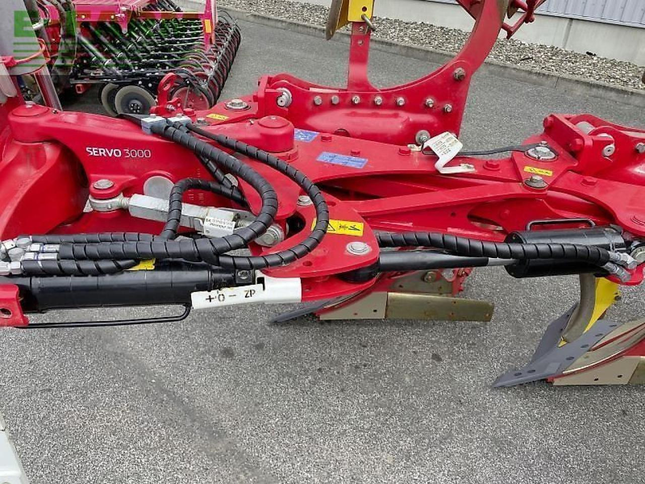 Pflug Pöttinger servo 3000 plus nova 4-scharig: das Bild 9 Pflug Pöttinger servo 3000 plus nova 4-scharig: das Bild 9