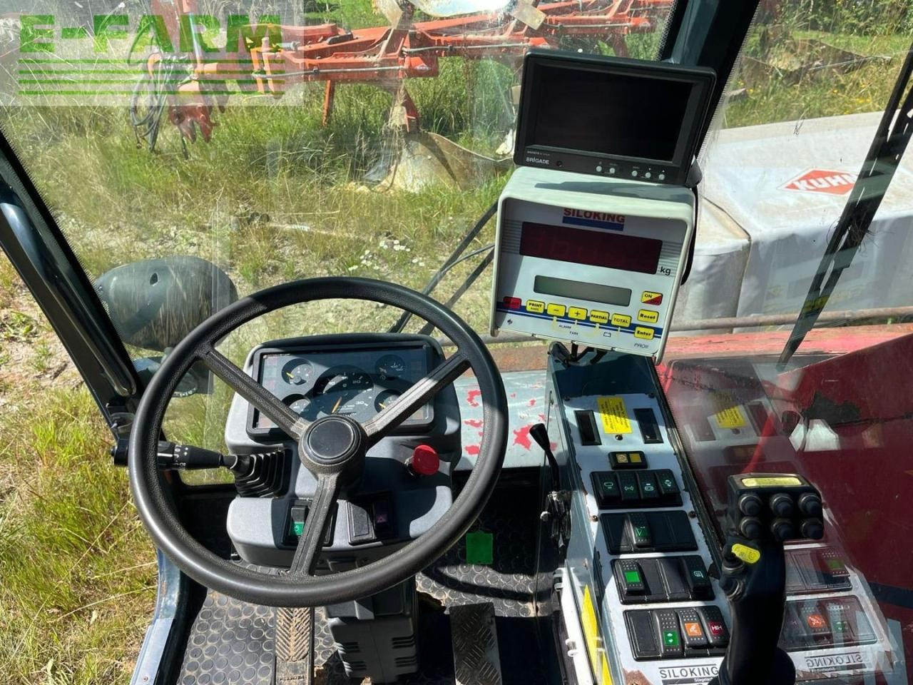 Siloking 16 m³ Selbstfahrer - Fütterungstechnik: das Bild 2 Siloking 16 m³ Selbstfahrer - Fütterungstechnik: das Bild 2