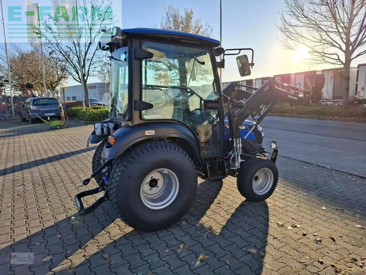 Solis 26 hst mit fahrerkabine und frontlader - Traktor: das Bild 5 Solis 26 hst mit fahrerkabine und frontlader - Traktor: das Bild 5