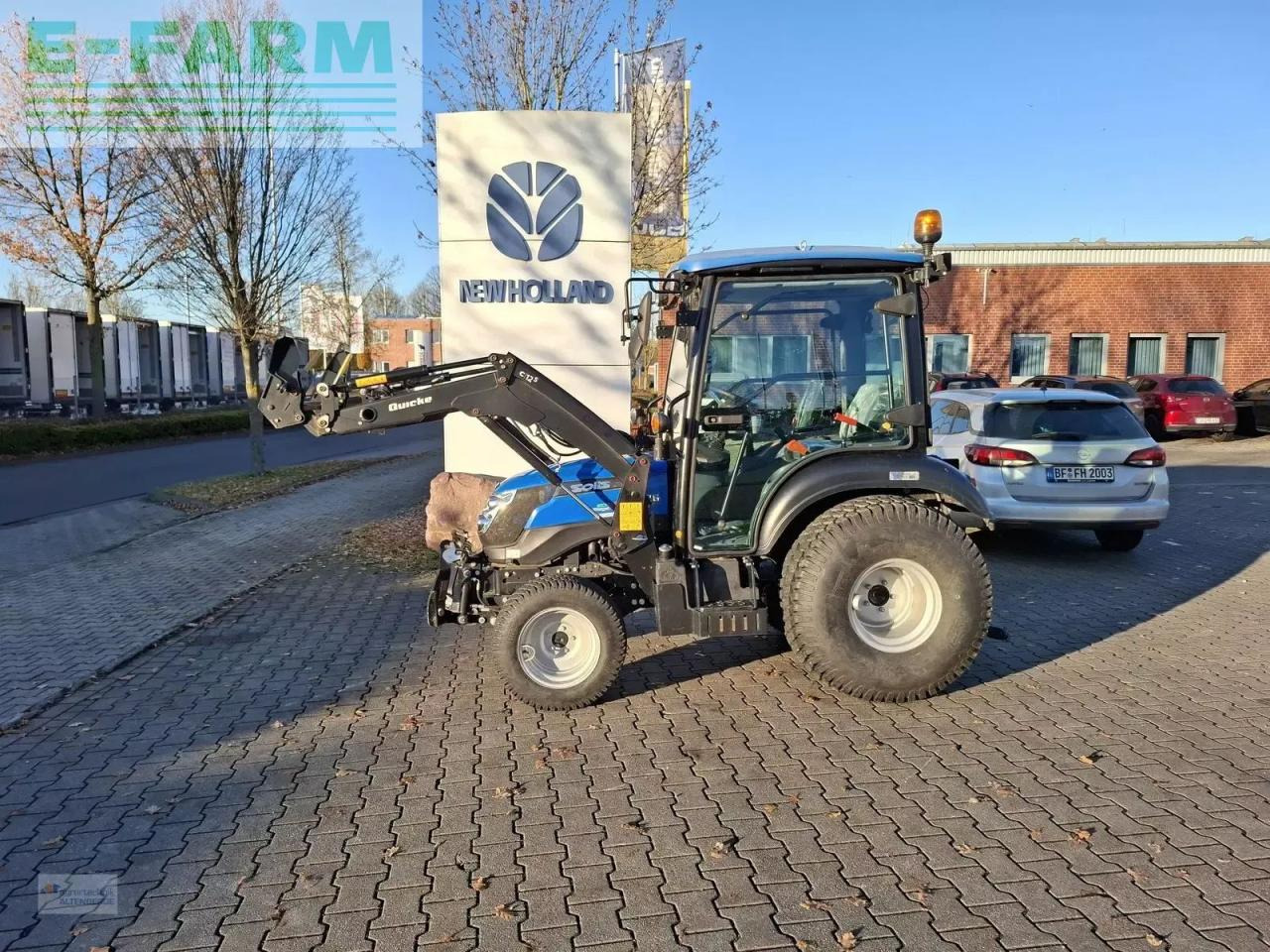 Solis 26 hst mit fahrerkabine und frontlader - Traktor: das Bild 1 Solis 26 hst mit fahrerkabine und frontlader - Traktor: das Bild 1