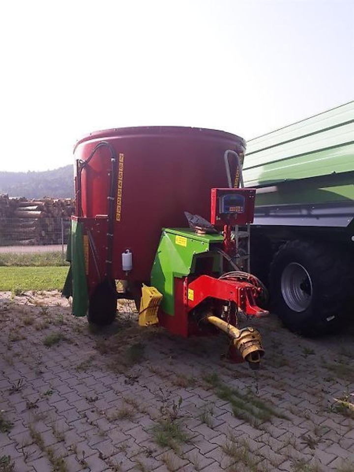 Strautmann verti mix 1251 - Fütterungstechnik: das Bild 1 Strautmann verti mix 1251 - Fütterungstechnik: das Bild 1