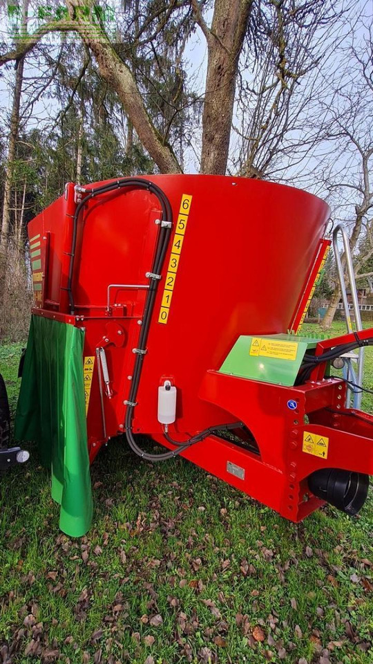 Strautmann verti mix 75 - Fütterungstechnik: das Bild 5 Strautmann verti mix 75 - Fütterungstechnik: das Bild 5