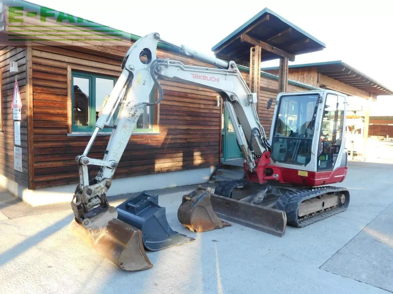 Takeuchi tb 250 mit powertilt + hydr. sw + 3 löffel - Minibagger: das Bild 2 Takeuchi tb 250 mit powertilt + hydr. sw + 3 löffel - Minibagger: das Bild 2
