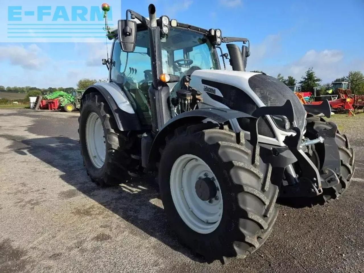 Valtra n124 hitech h5 HiTech - Traktor: das Bild 2 Valtra n124 hitech h5 HiTech - Traktor: das Bild 2