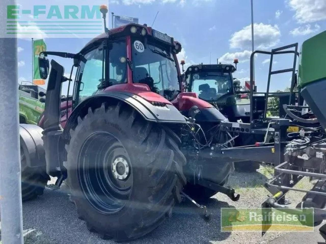 Valtra t 235 - Traktor: das Bild 2 Valtra t 235 - Traktor: das Bild 2
