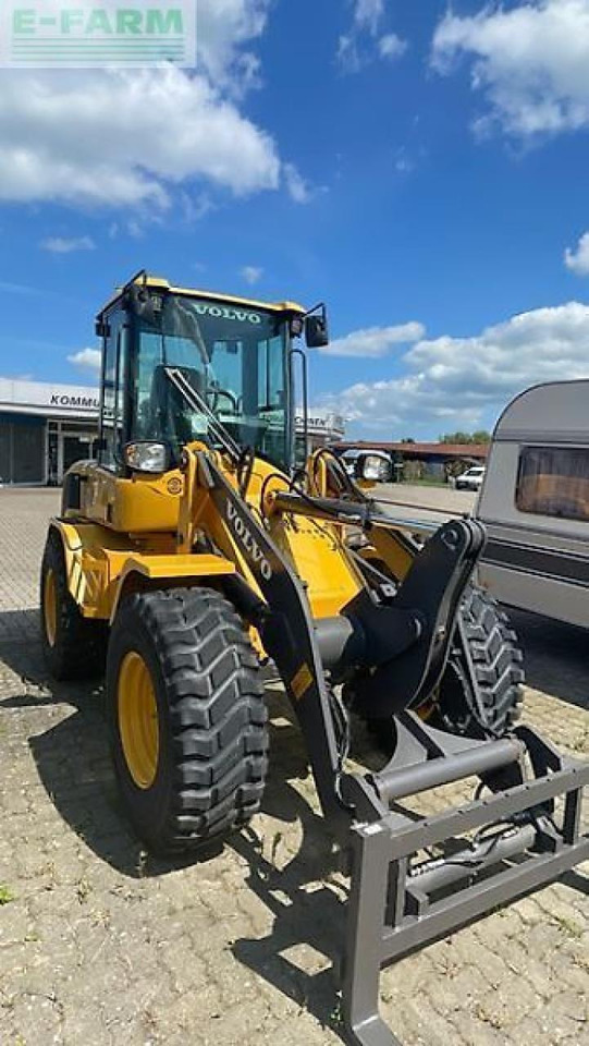 Volvo volvo l 30 - Minibagger: das Bild 2 Volvo volvo l 30 - Minibagger: das Bild 2