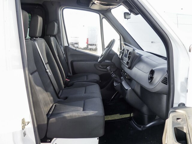 MERCEDES-BENZ Sprinter 214 CDI Kasten,3924,MBUX,Kamera - Kleintransporter: das Bild 2 MERCEDES-BENZ Sprinter 214 CDI Kasten,3924,MBUX,Kamera - Kleintransporter: das Bild 2