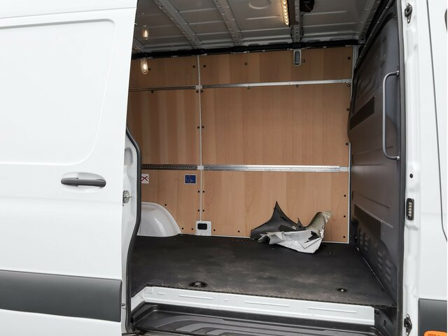 MERCEDES-BENZ Sprinter 317 CDI,L2H2,Automatik,Kamera,LED - Kastenwagen: das Bild 2 MERCEDES-BENZ Sprinter 317 CDI,L2H2,Automatik,Kamera,LED - Kastenwagen: das Bild 2