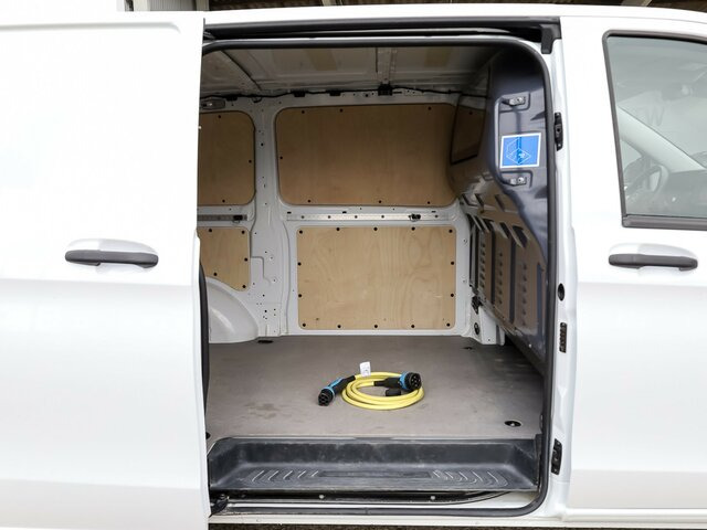 MERCEDES-BENZ eVito 111 KA,lang,Klima,Navi,Kamera,Sitzheizung... - Kleintransporter, Elektro-Transporter: das Bild 2 MERCEDES-BENZ eVito 111 KA,lang,Klima,Navi,Kamera,Sitzheizung... - Kleintransporter, Elektro-Transporter: das Bild 2