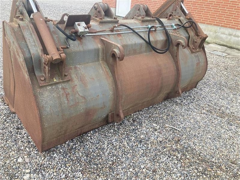 Kirk SILOSKOVL MED VOLVOBESLAG - Silotechnik: das Bild 1 Kirk SILOSKOVL MED VOLVOBESLAG - Silotechnik: das Bild 1