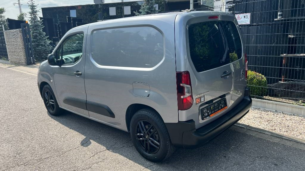 Citroën Berlingo 1.5 Blue HDI, Kasten, 8 Reifen, Klima - Koffer Transporter: das Bild 5 Citroën Berlingo 1.5 Blue HDI, Kasten, 8 Reifen, Klima - Koffer Transporter: das Bild 5
