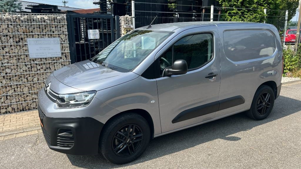 Citroën Berlingo 1.5 Blue HDI, Kasten, 8 Reifen, Klima - Koffer Transporter: das Bild 2 Citroën Berlingo 1.5 Blue HDI, Kasten, 8 Reifen, Klima - Koffer Transporter: das Bild 2