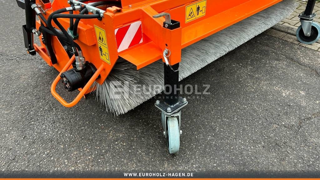 Kehrmaschine ZM2000 Stapleraufnahme - Kehrbesen für Kommunal-/ Sonderfahrzeug: das Bild 4 Kehrmaschine ZM2000 Stapleraufnahme - Kehrbesen für Kommunal-/ Sonderfahrzeug: das Bild 4