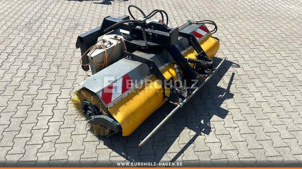 Kehrmaschine passend Kramer 420 950 2300 mm gebr - Kehrbesen: das Bild 2 Kehrmaschine passend Kramer 420 950 2300 mm gebr - Kehrbesen: das Bild 2