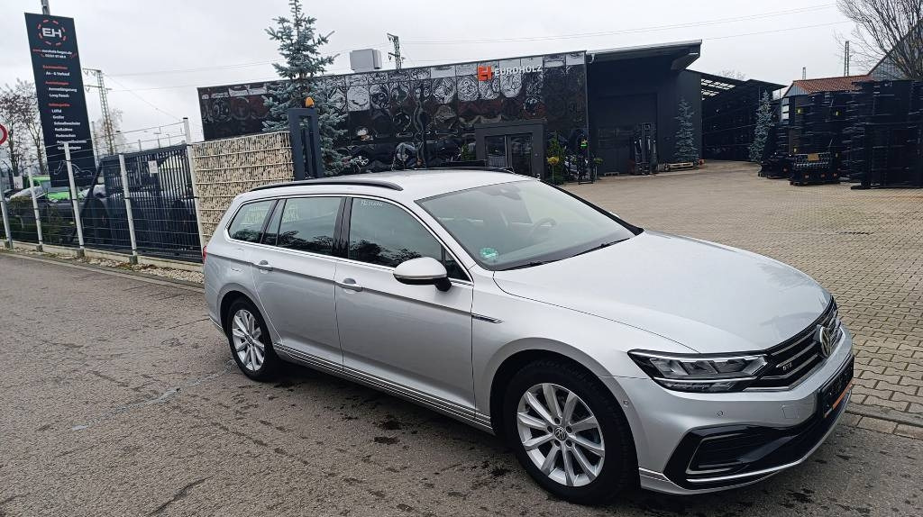 Volkswagen Passat GTE 1.4 TSI DSG GTE Plug-in-Hybrid 1. Hand - PKW: das Bild 1 Volkswagen Passat GTE 1.4 TSI DSG GTE Plug-in-Hybrid 1. Hand - PKW: das Bild 1