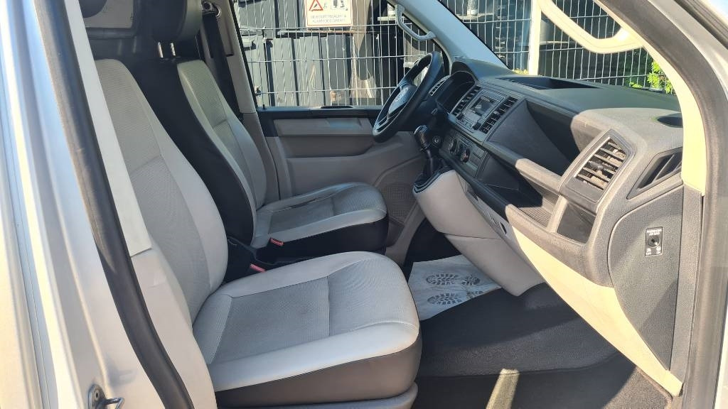 Volkswagen T5 2.0 TDI, Kasten, Werkstattschränke, Klima, AHK  – Leasing Volkswagen T5 2.0 TDI, Kasten, Werkstattschränke, Klima, AHK: das Bild 6