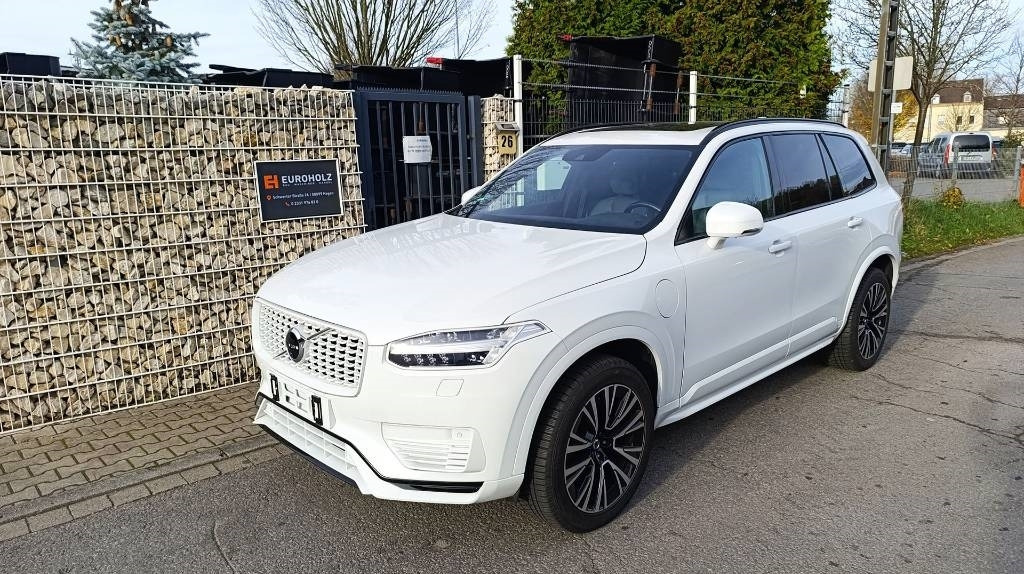 Volvo XC 90 T8 Plug-in-Hybrid, 7 Sitze, Allrad Panorama - PKW: das Bild 3 Volvo XC 90 T8 Plug-in-Hybrid, 7 Sitze, Allrad Panorama - PKW: das Bild 3