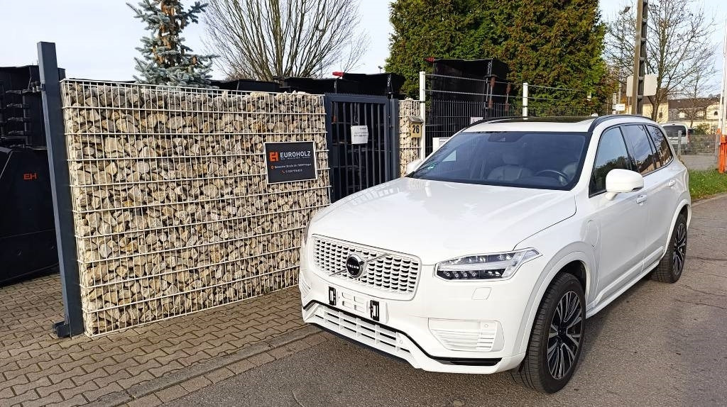 Volvo XC 90 T8 Plug-in-Hybrid, 7 Sitze, Allrad Panorama - PKW: das Bild 2 Volvo XC 90 T8 Plug-in-Hybrid, 7 Sitze, Allrad Panorama - PKW: das Bild 2