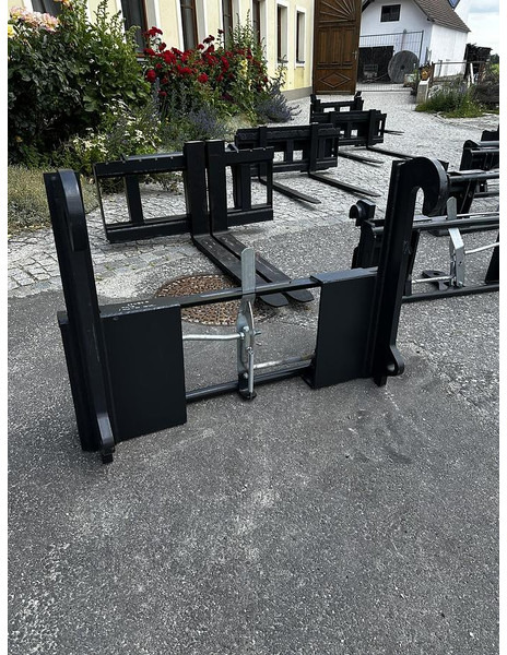 Big Adapter JCB Q-Fit passend zu Euro Aufnahme - Anbauteil: das Bild 1 Big Adapter JCB Q-Fit passend zu Euro Aufnahme - Anbauteil: das Bild 1
