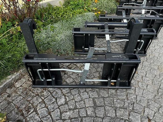 Big Volvo BM Adapter mit Euro Aufnahme - Anbauteil: das Bild 1 Big Volvo BM Adapter mit Euro Aufnahme - Anbauteil: das Bild 1