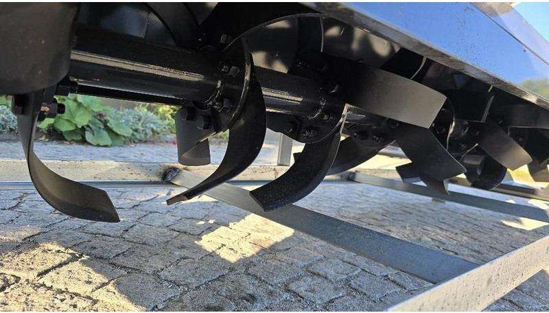 Wolverine Anbaufräse mit Bobcat 115cm Aufnahme TL-12-73 W - Anbauteil: das Bild 3 Wolverine Anbaufräse mit Bobcat 115cm Aufnahme TL-12-73 W - Anbauteil: das Bild 3