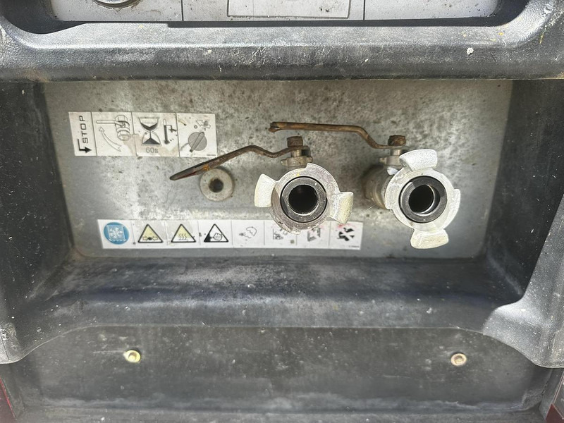 Baumaschine COMP AIR C38G DLT 0407 Kompressor: das Bild 7 Baumaschine COMP AIR C38G DLT 0407 Kompressor: das Bild 7