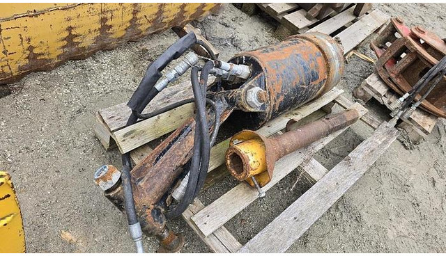 Erdbohrer passend zu 8 - 22 t Bagger - Baumaschine: das Bild 1 Erdbohrer passend zu 8 - 22 t Bagger - Baumaschine: das Bild 1