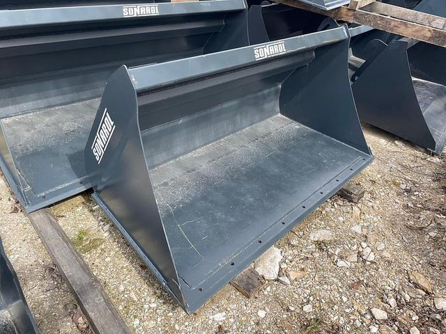 Sonarol Schwergutschaufel 180 cm mit Bobcat 114 cm Aufnahme - Schaufel: das Bild 1 Sonarol Schwergutschaufel 180 cm mit Bobcat 114 cm Aufnahme - Schaufel: das Bild 1
