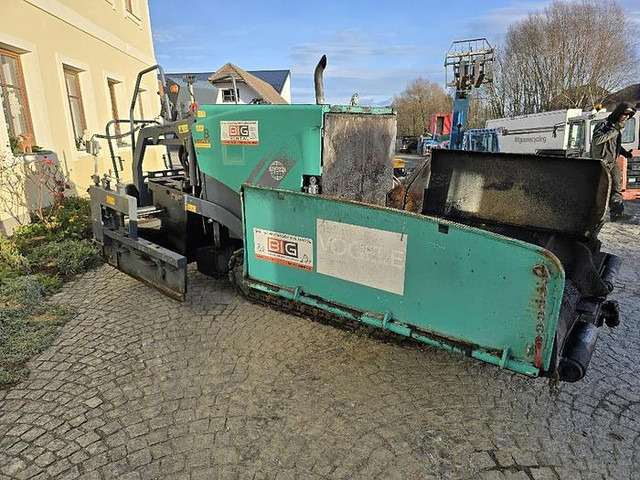 Vögele Super 800 Asphaltfertiger - Asphalttechnik: das Bild 1 Vögele Super 800 Asphaltfertiger - Asphalttechnik: das Bild 1