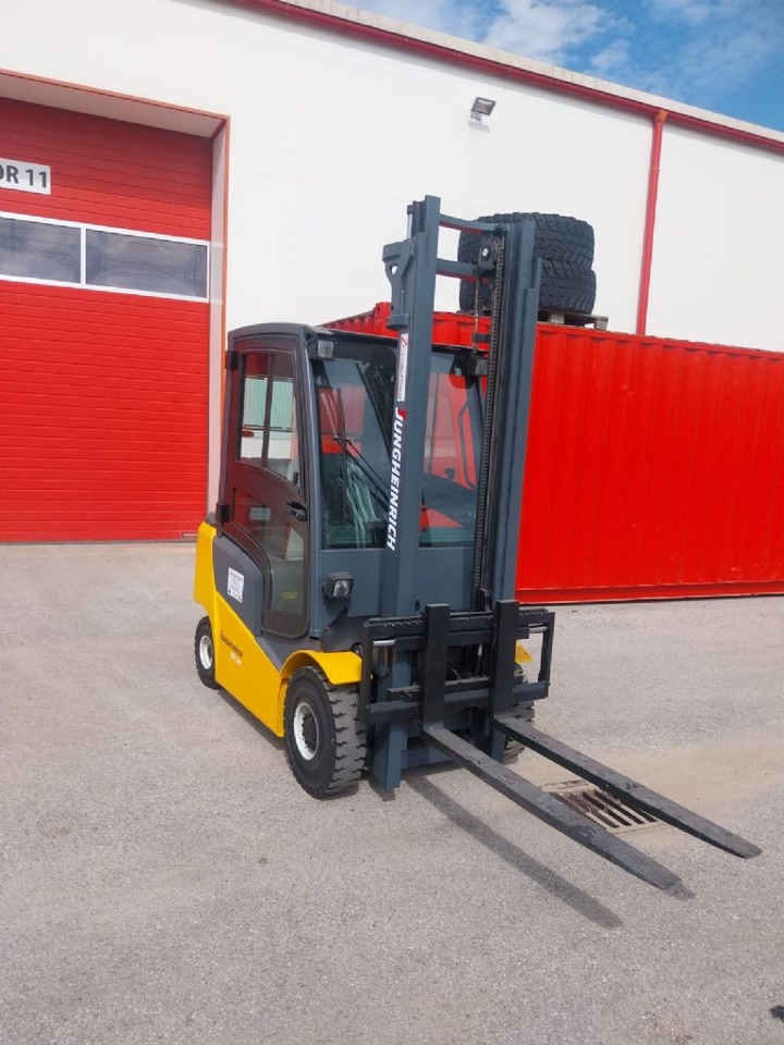 Jungheinrich TFG-320 370ZT - Gabelstapler: das Bild 3 Jungheinrich TFG-320 370ZT - Gabelstapler: das Bild 3