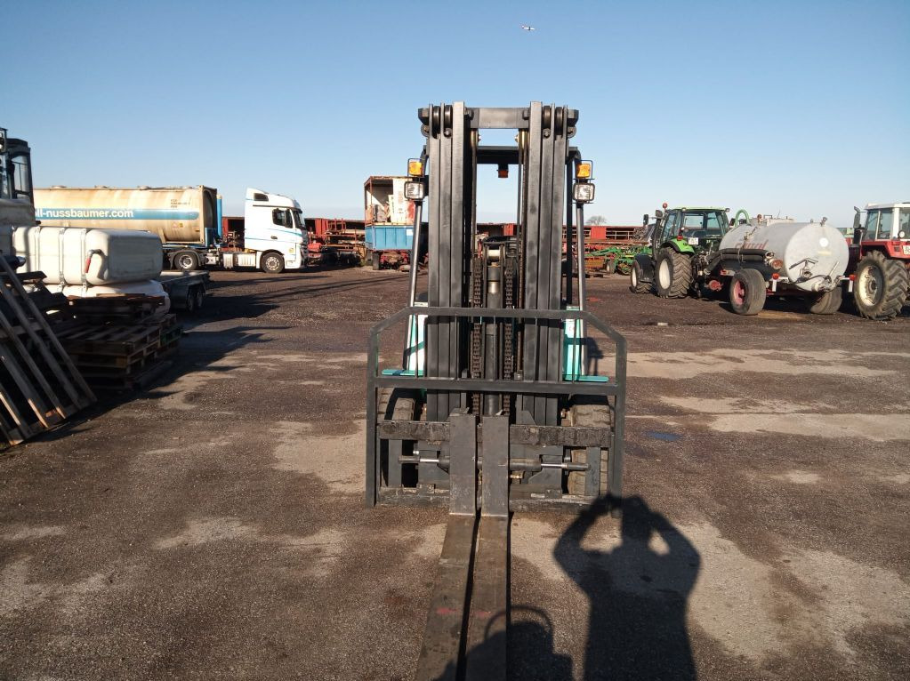 Maximal FB40 -MQJ22 - Elektrostapler: das Bild 2 Maximal FB40 -MQJ22 - Elektrostapler: das Bild 2