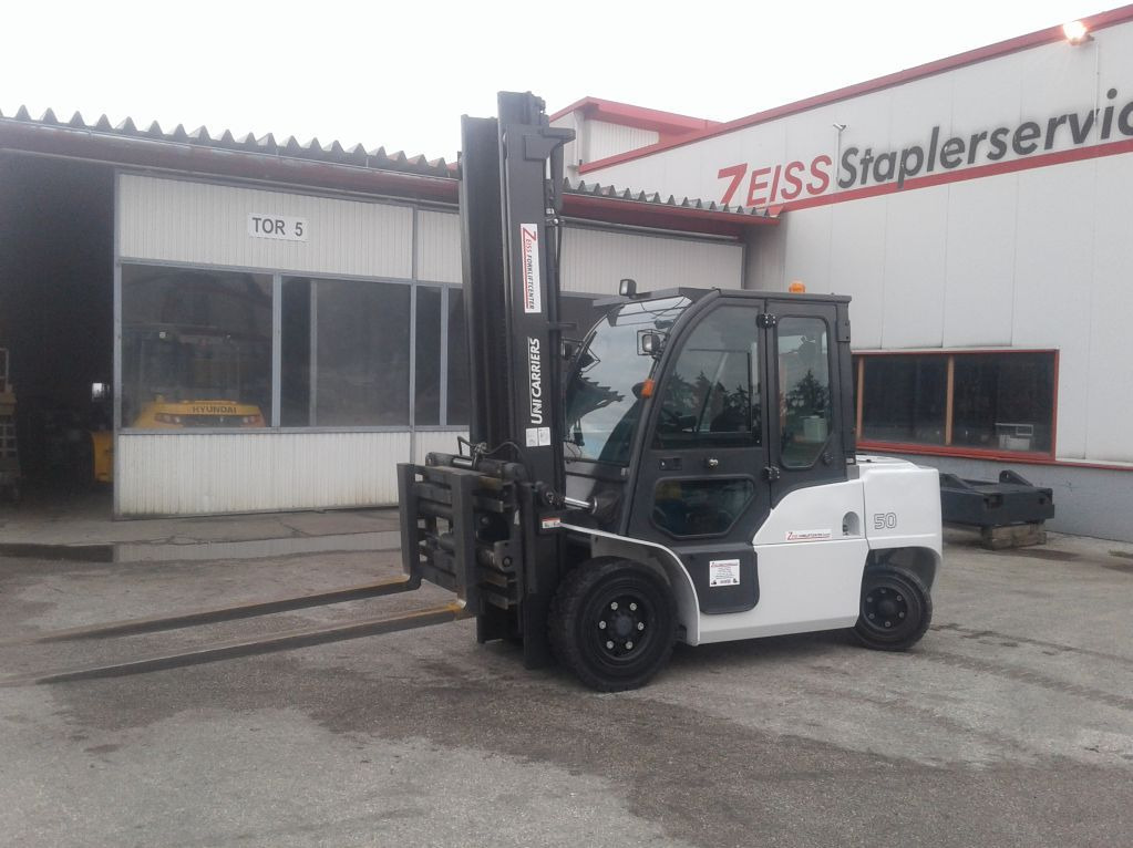 UniCarriers DG1F4A50Q - Dieselstapler: das Bild 2 UniCarriers DG1F4A50Q - Dieselstapler: das Bild 2