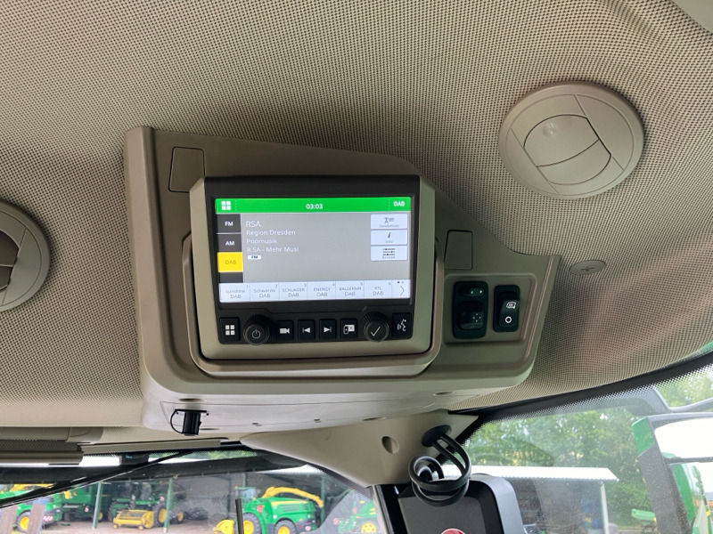John Deere X9 1100 - Mähdrescher: das Bild 2 John Deere X9 1100 - Mähdrescher: das Bild 2