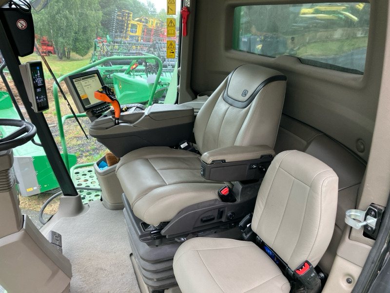 John Deere X9 1100 - Mähdrescher: das Bild 5 John Deere X9 1100 - Mähdrescher: das Bild 5