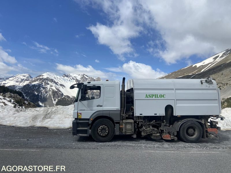 BALAYEUSE LAVEUSE THP MERCEDES BH9 ANNEE 2012 - 246000KMS - Kehrmaschine: das Bild 2 BALAYEUSE LAVEUSE THP MERCEDES BH9 ANNEE 2012 - 246000KMS - Kehrmaschine: das Bild 2