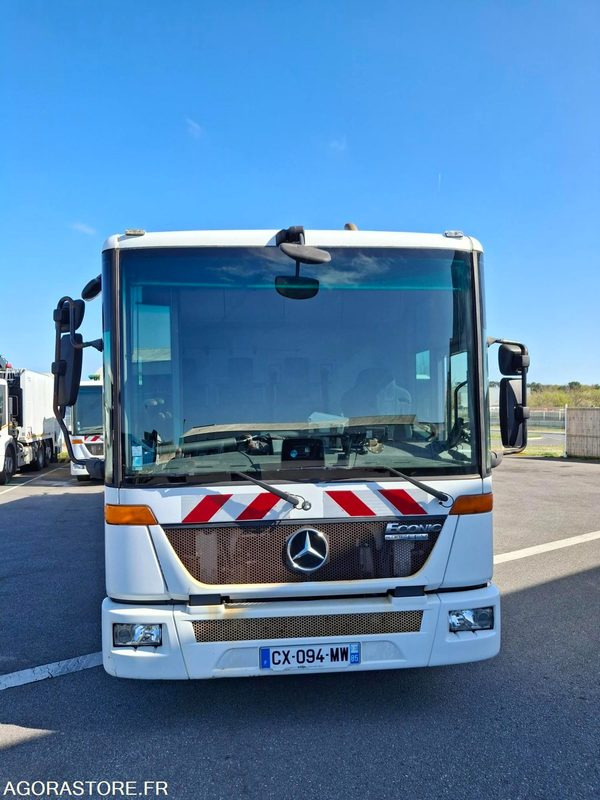 BOM Mercedes Econic 243135 kms 2013 - CX-094-MW - Müllwagen: das Bild 5 BOM Mercedes Econic 243135 kms 2013 - CX-094-MW - Müllwagen: das Bild 5