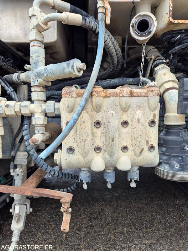 Kehrmaschine Balayeuse Eurovoirie Optifant 70 TA THP - 2012 - 242 000 heures: das Bild 18 Kehrmaschine Balayeuse Eurovoirie Optifant 70 TA THP - 2012 - 242 000 heures: das Bild 18