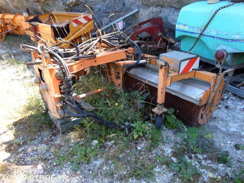 Balayeuse Schmidt portée av - 2003 -(n°76bala) - Baugeräte: das Bild 2 Balayeuse Schmidt portée av - 2003 -(n°76bala) - Baugeräte: das Bild 2