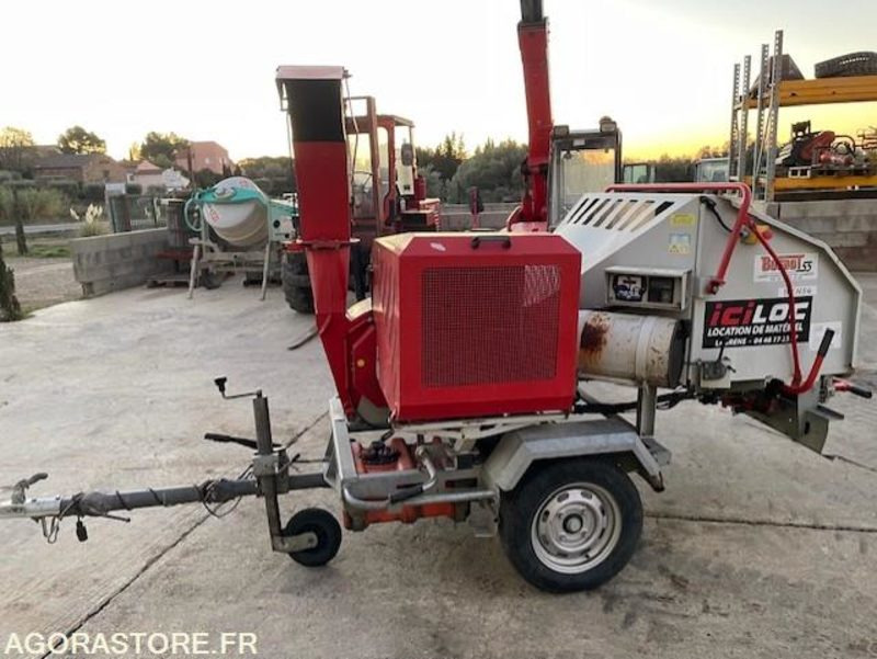 Broyeur de végétaux BUGNOT B55 Série N56 - Gartengerät: das Bild 1 Broyeur de végétaux BUGNOT B55 Série N56 - Gartengerät: das Bild 1